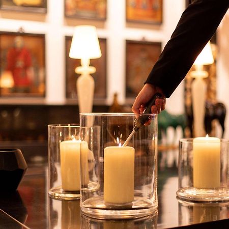 Sofitel Frankfurt Opera Hotel Frankfurt am Main Luaran gambar A candle being lit
