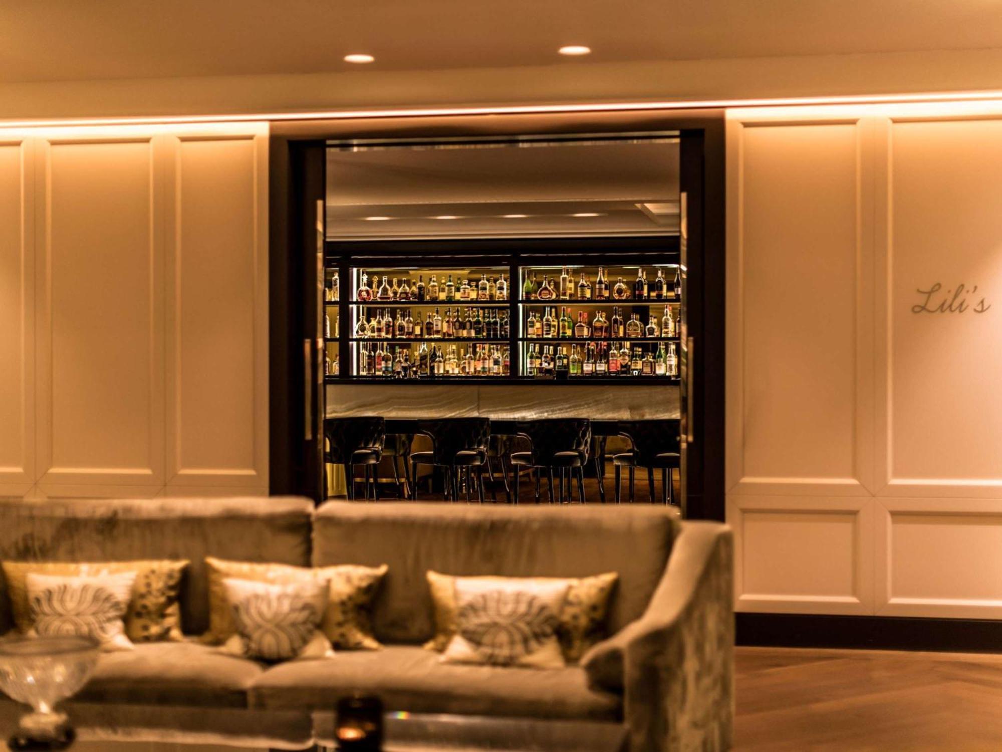 Sofitel Frankfurt Opera Hotel Frankfurt am Main Luaran gambar The bar at the Concourse