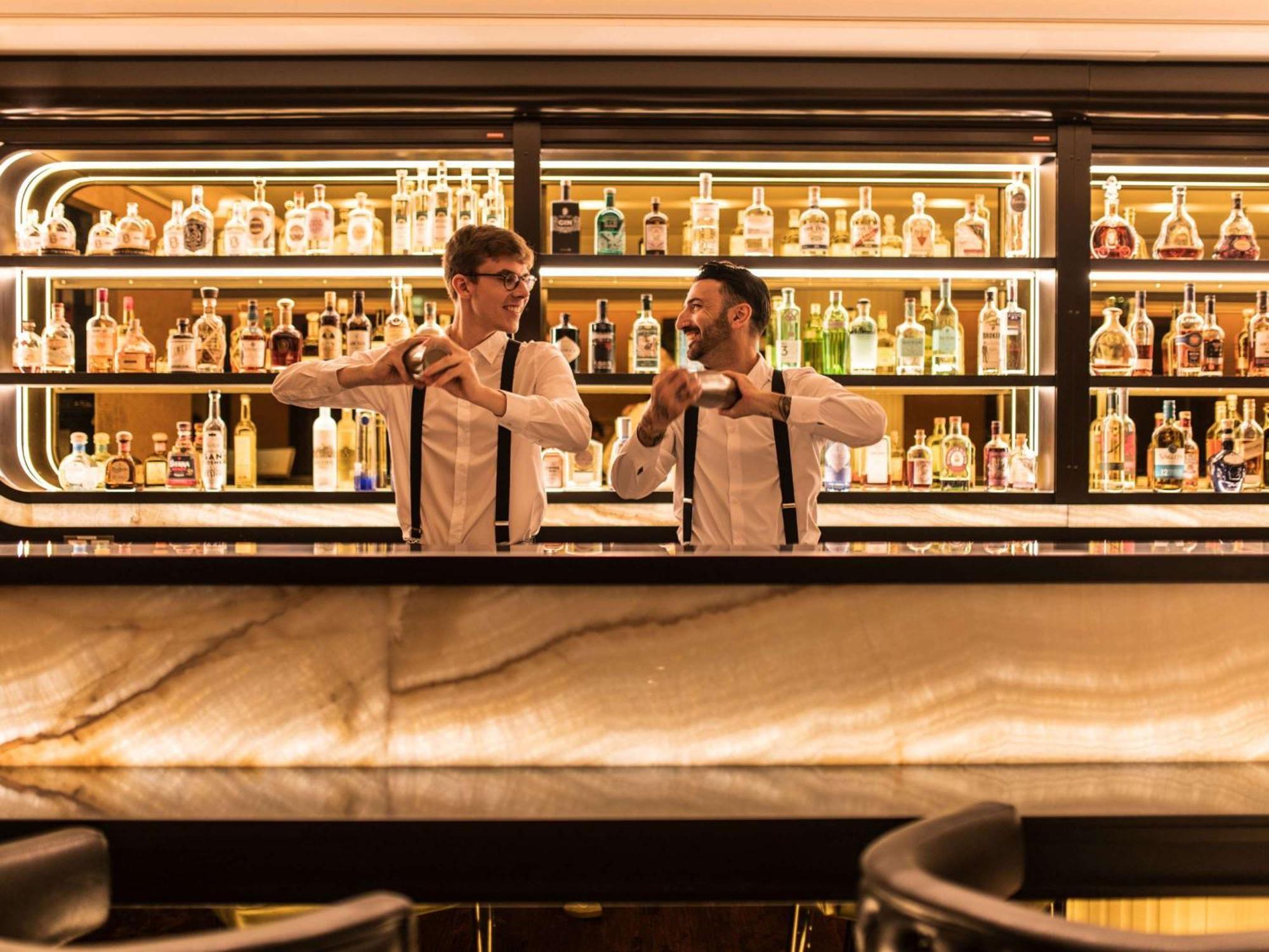 Sofitel Frankfurt Opera Hotel Frankfurt am Main Luaran gambar The bar at the London Edition