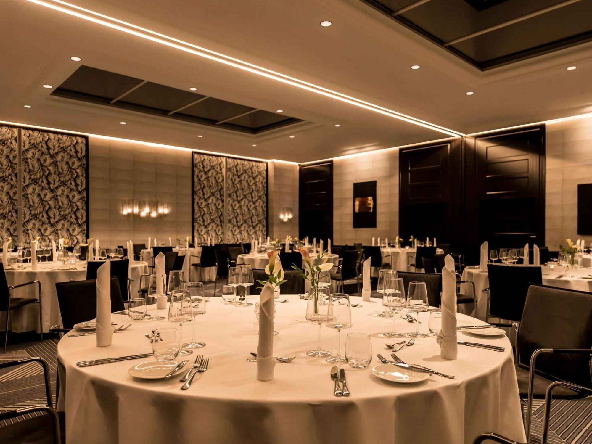 Sofitel Frankfurt Opera Hotel Frankfurt am Main Luaran gambar The ballroom at the InterContinental London The O2