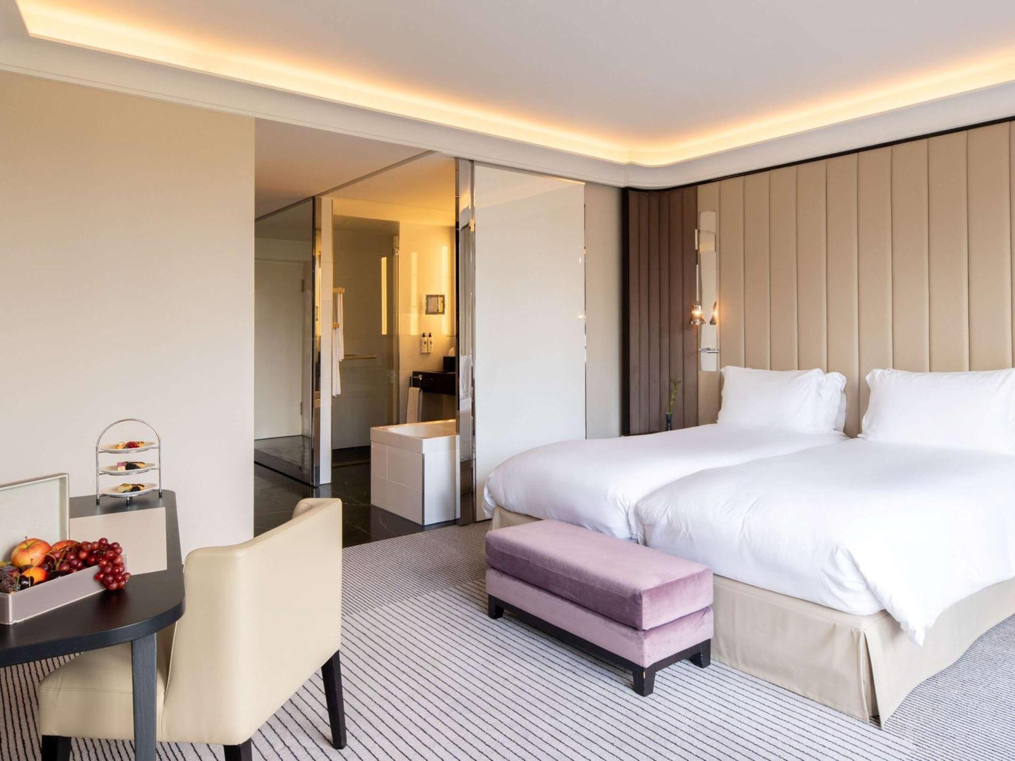 Sofitel Frankfurt Opera Hotel Frankfurt am Main Luaran gambar A room at the hotel