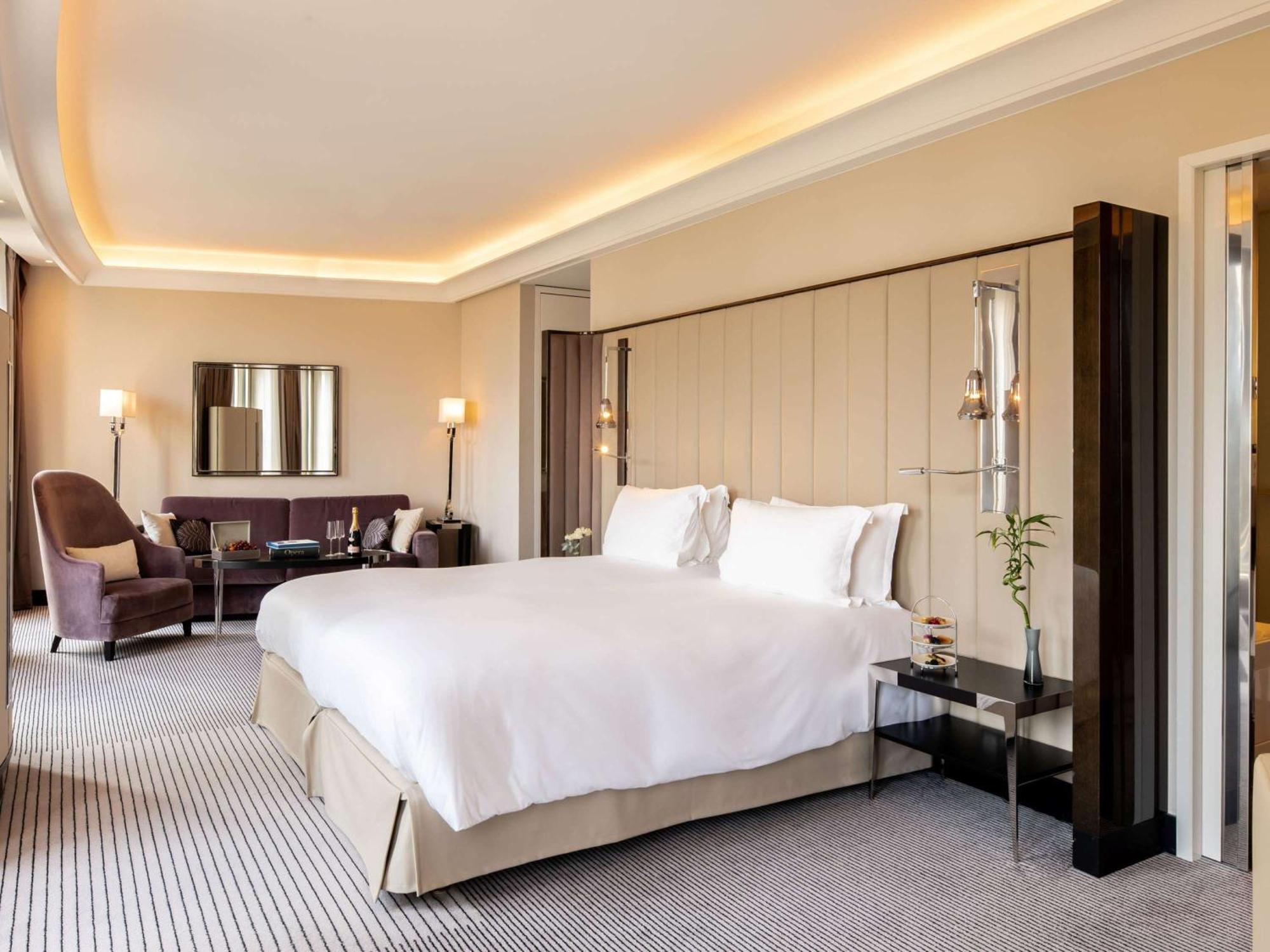 Sofitel Frankfurt Opera Hotel Frankfurt am Main Luaran gambar A suite at the InterContinental Paris Le Grand