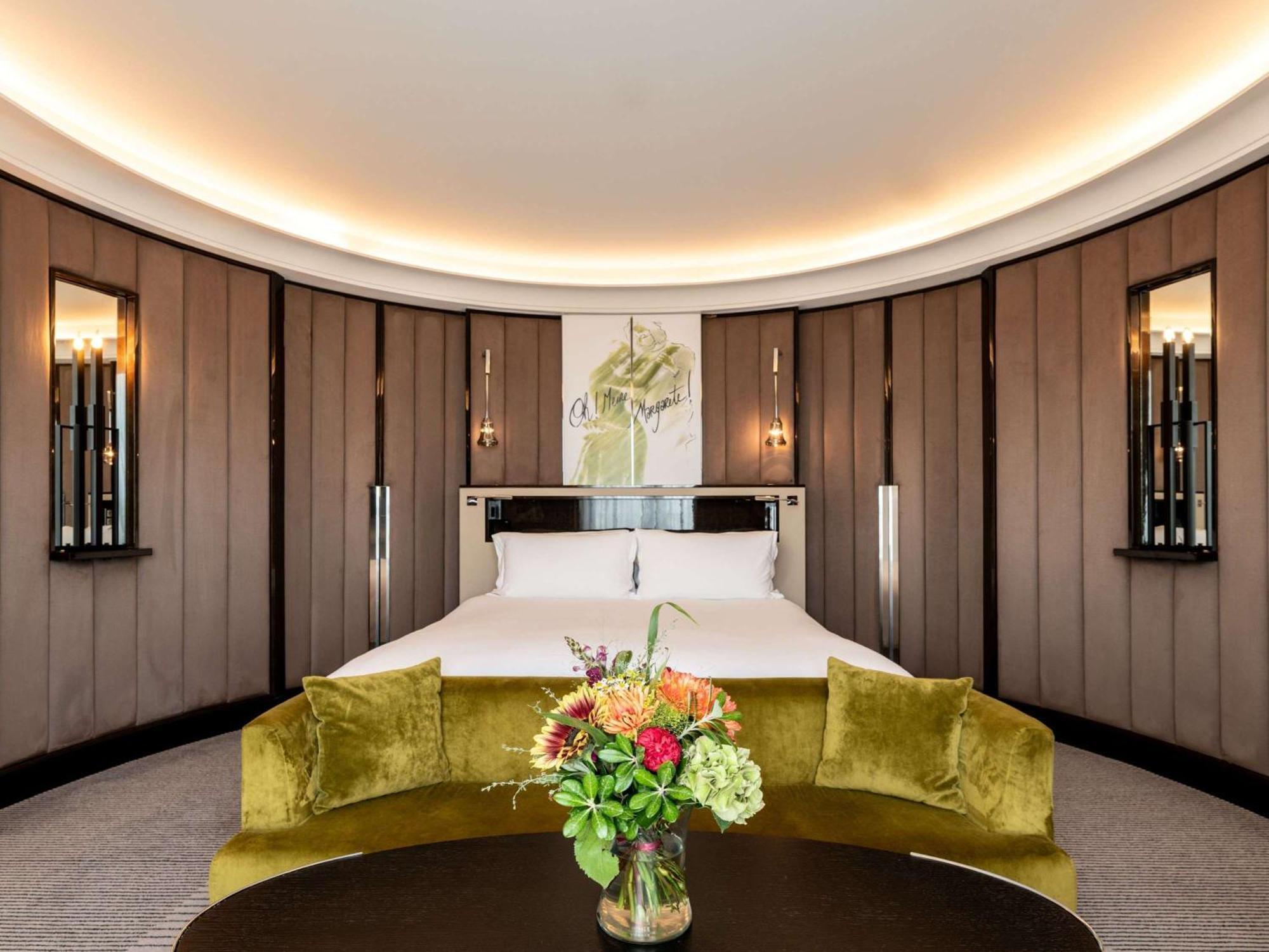 Sofitel Frankfurt Opera Hotel Frankfurt am Main Luaran gambar The bedroom of the Presidential Suite