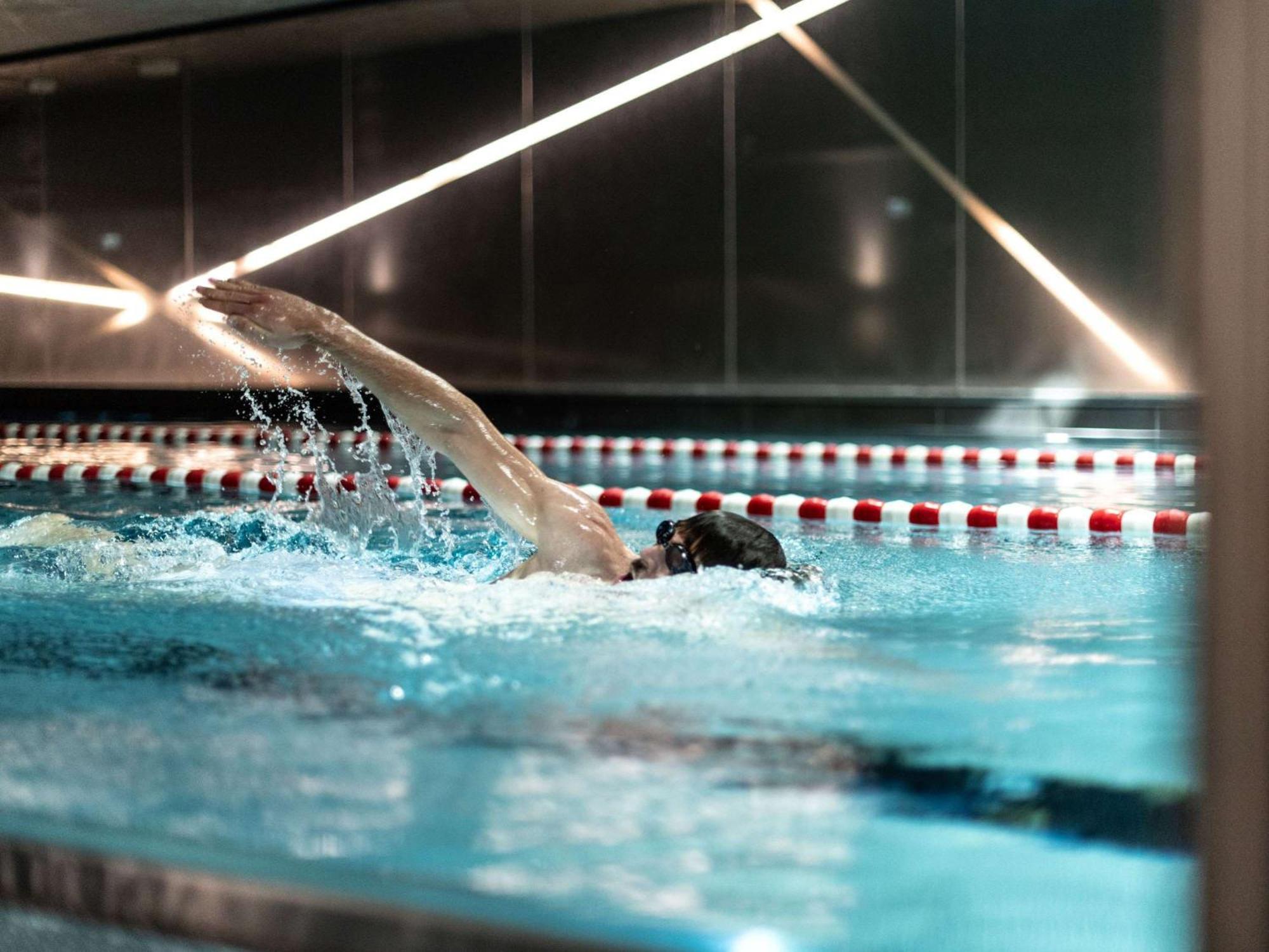 Sofitel Frankfurt Opera Hotel Frankfurt am Main Luaran gambar Swimming at the University of Bath